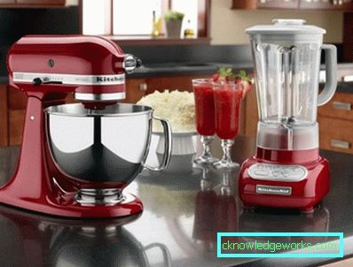 Hva gjør en blender forskjellig fra en mikser? Hva gjør en blender forskjellig fra en mikser?