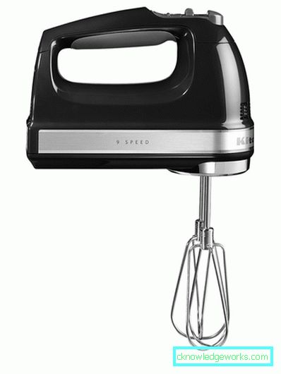 Hva gjør en blender forskjellig fra en mikser? Hva gjør en blender forskjellig fra en mikser?