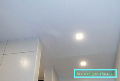 Strekktak på badet - 85 bilder av nye produkter av moderne design