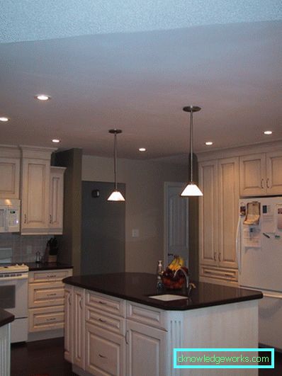 18. Colonial Interior Style
