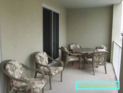 Taket på balkongen i en moderne stil - 55 bilder av designideer