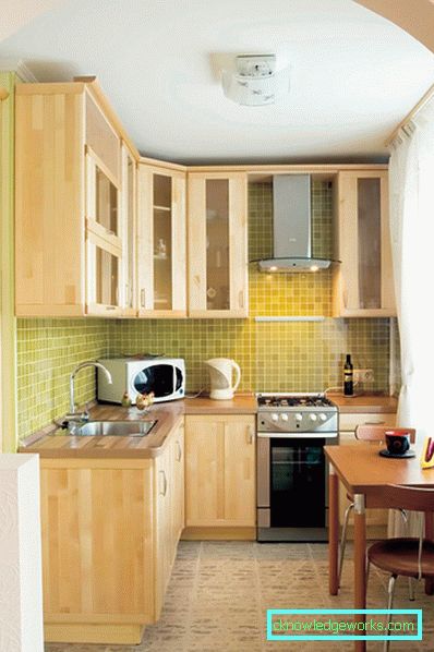 Design av kjøkkenet, kombinert med en balkong Design av kjøkkenet, kombinert med en balkong