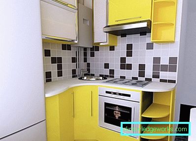 Design et lite kjøkkenområde på 7 kvadratmeter. m med kjøleskap