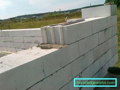 Lim for luftbetongblokker: typer og egenskaper Lim for luftbetongblokker: typer og egenskaper