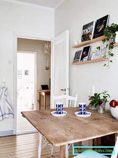 Lite kjøkkenbord Lite kjøkkenbord