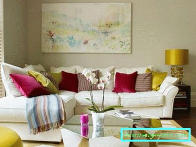 Modulære malerier i interiøret i stuen over sofaen - bildeideer