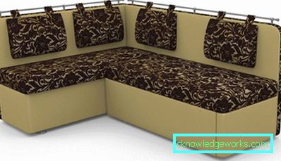 Sammenleggbar sofa på kjøkkenet Sammenleggbar sofa på kjøkkenet