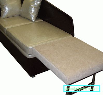 Sammenleggbar sofa på kjøkkenet med en seng Sammenleggbar sofa på kjøkkenet med en seng