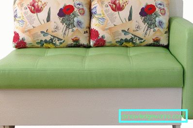 Sammenleggbar sofa på kjøkkenet med en seng Sammenleggbar sofa på kjøkkenet med en seng