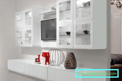 Skap med glass i stuen i en moderne stil - utsikt