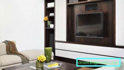 Veggene under TV-en i stuen i en moderne stil (50 interiørfotografier)