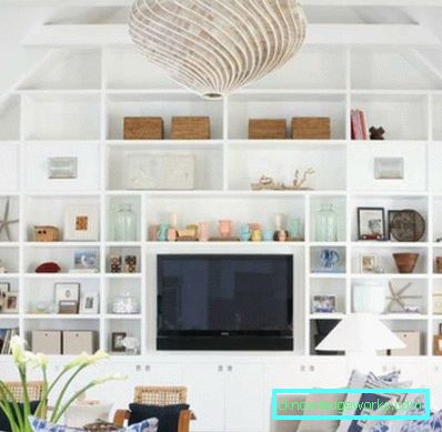 Veggene under TV-en i stuen i en moderne stil (50 interiørfotografier)