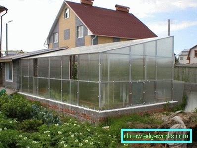 Polykarbonat drivhuse: fordeler og ulemper Polykarbonat drivhuse: fordeler og ulemper